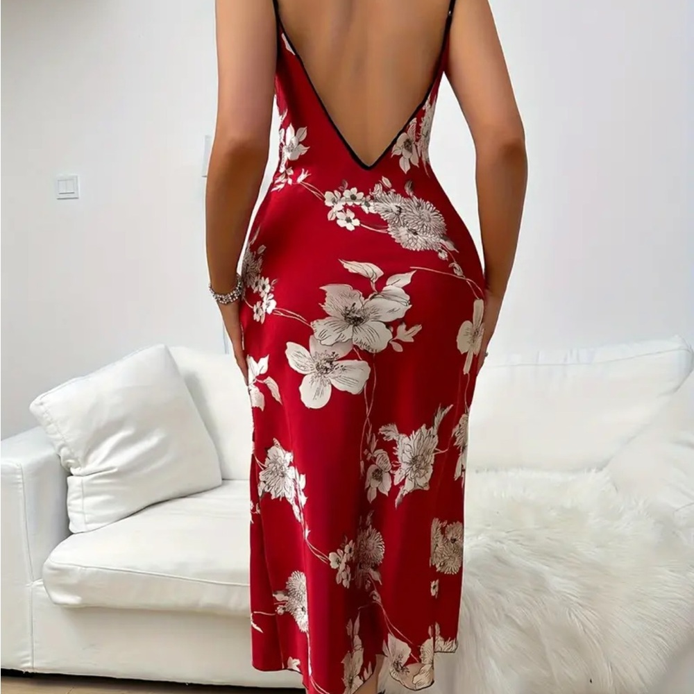 Alluring Floral Print Satin Nightdress